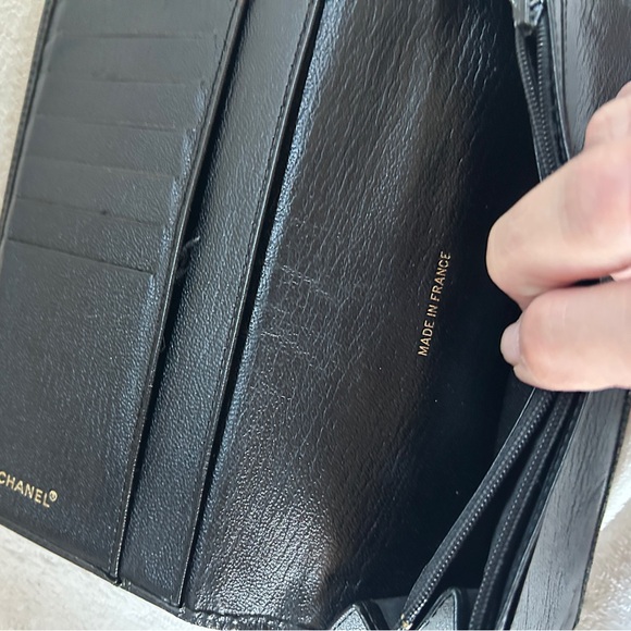 CHANEL Authentic Black Leather Bifold Wallet. 5 Pockets,8 Card Pockets. - Picture 5 of 11